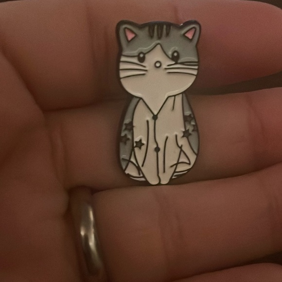 Jewelry - Cute cat enamel pin